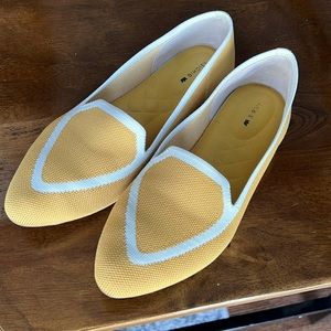 Birdies gold shoes- like new condition.